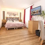 Ξενοδοχείο Altstadt-hotel 4*