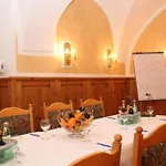 Ξενοδοχείο Altstadt-hotel 4*