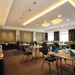 Ξενοδοχείο Altstadt-hotel 4*