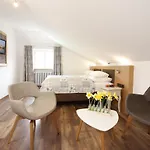 Ξενοδοχείο Altstadt-hotel 4*