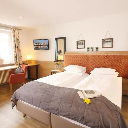 Altstadt-hotel Szálloda 4*